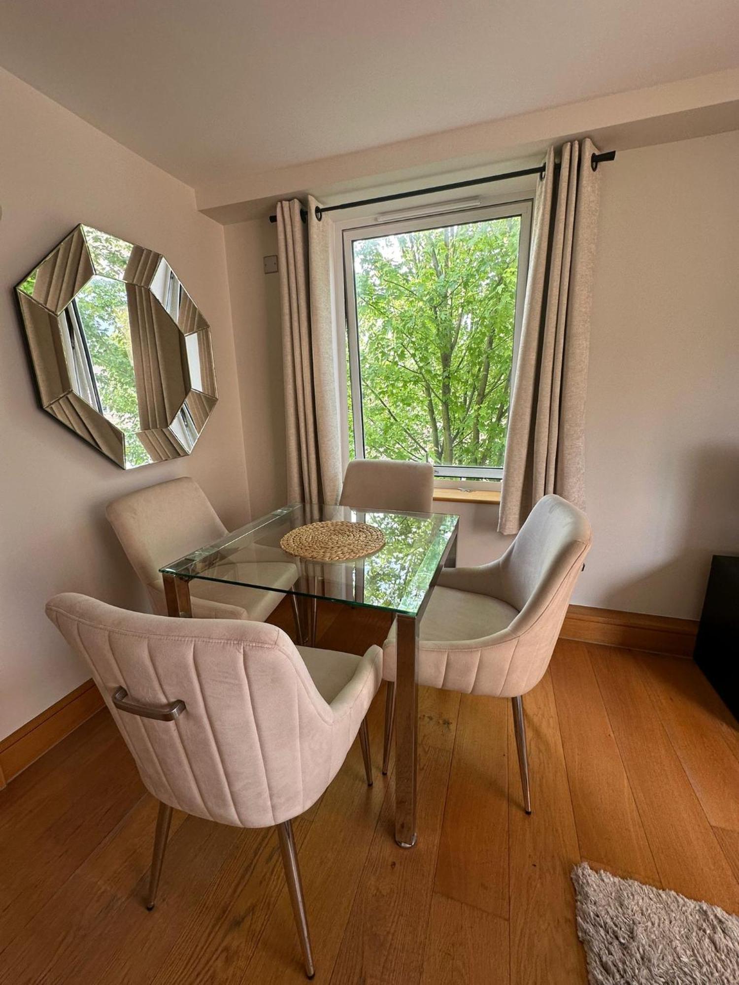 Westwood House Apartment ลอนดอน ภายนอก รูปภาพ