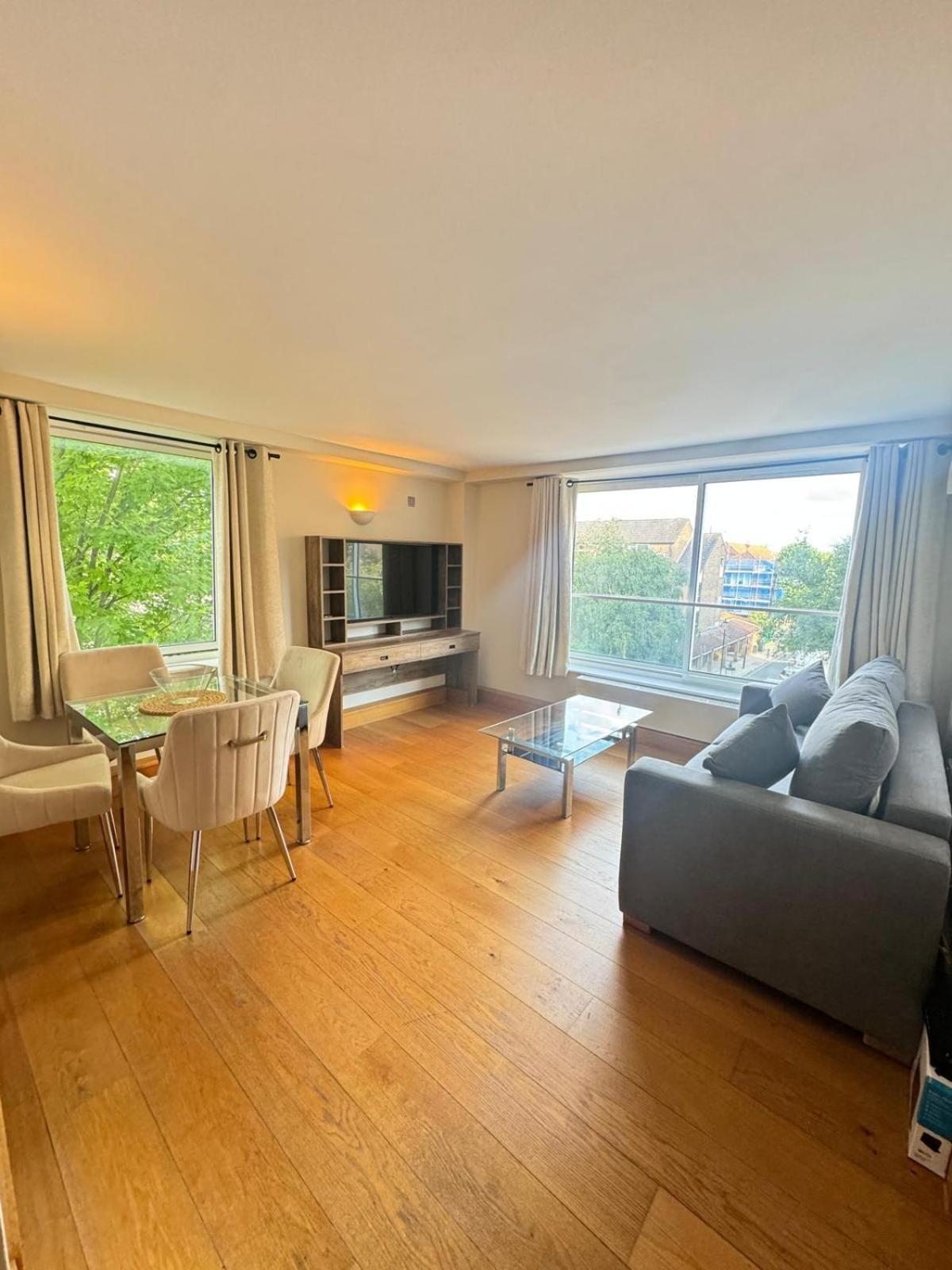 Westwood House Apartment ลอนดอน ภายนอก รูปภาพ