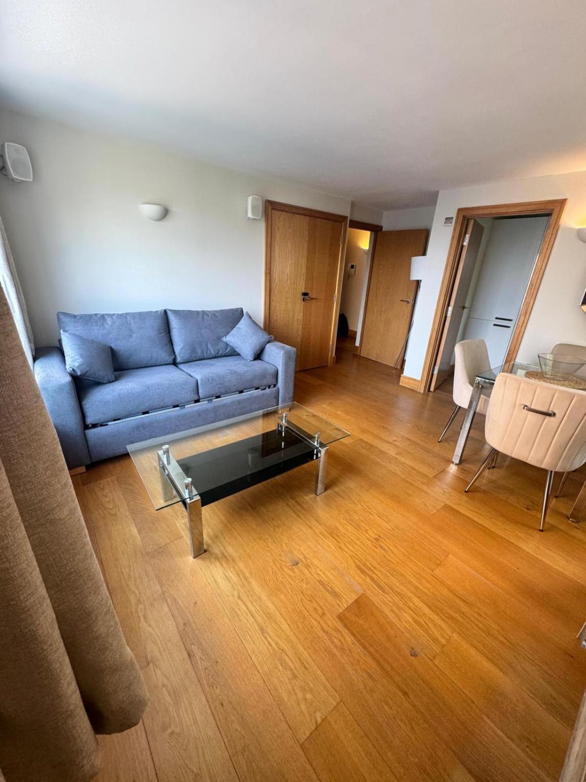 Westwood House Apartment ลอนดอน ภายนอก รูปภาพ