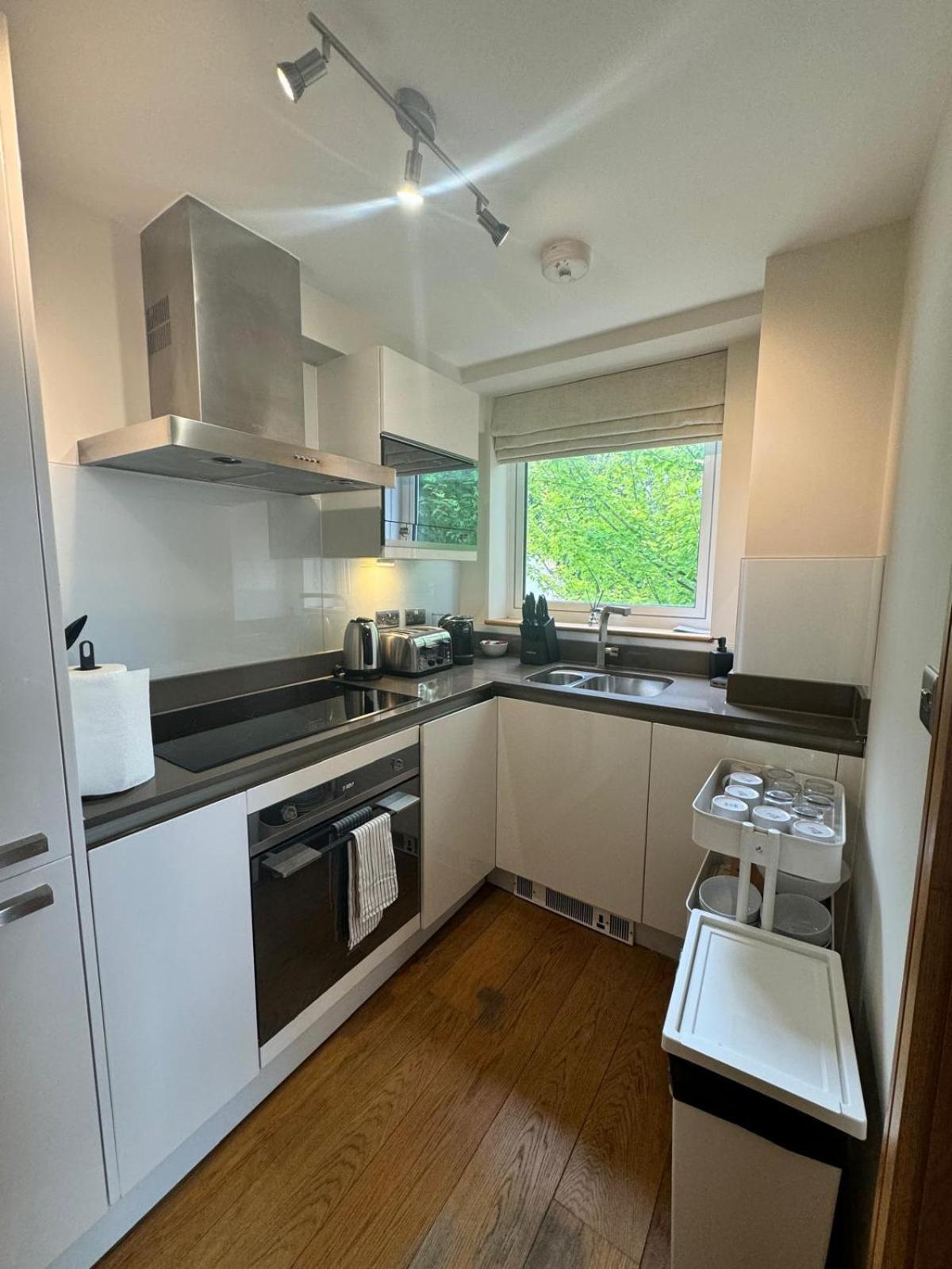 Westwood House Apartment ลอนดอน ภายนอก รูปภาพ