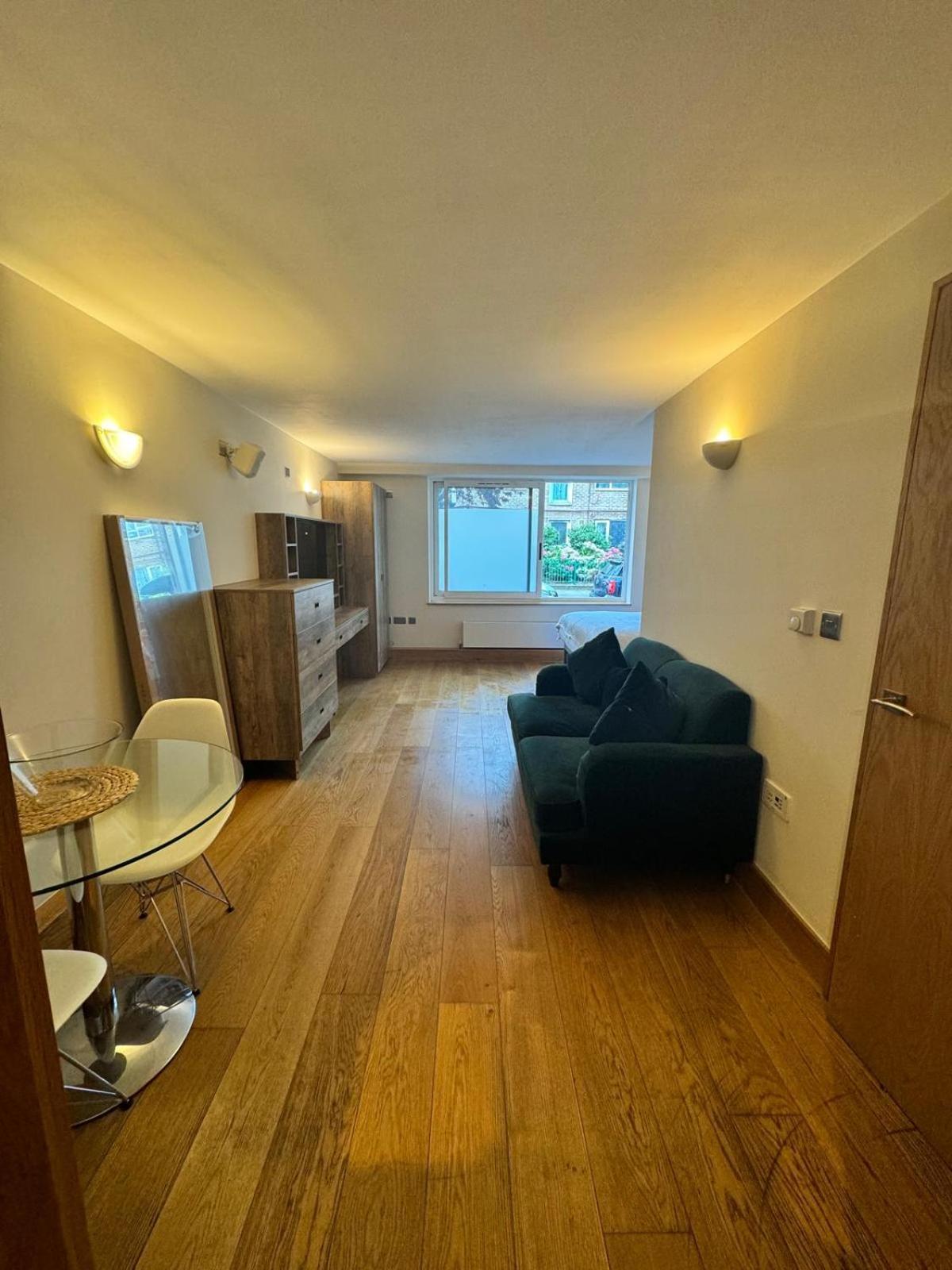 Westwood House Apartment ลอนดอน ภายนอก รูปภาพ