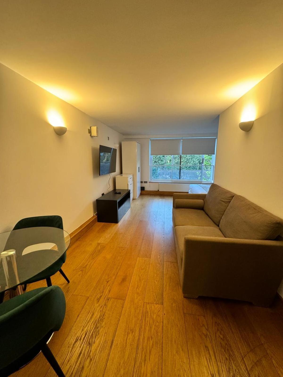 Westwood House Apartment ลอนดอน ภายนอก รูปภาพ