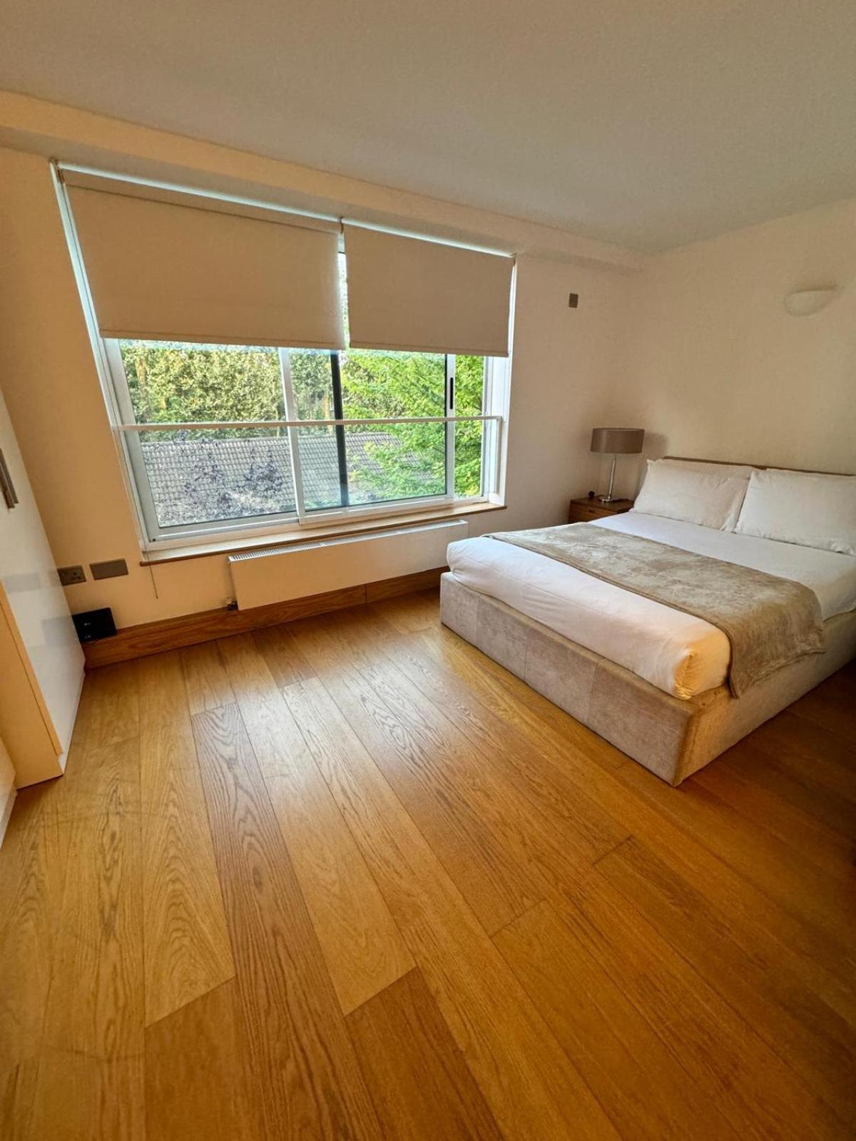Westwood House Apartment ลอนดอน ภายนอก รูปภาพ