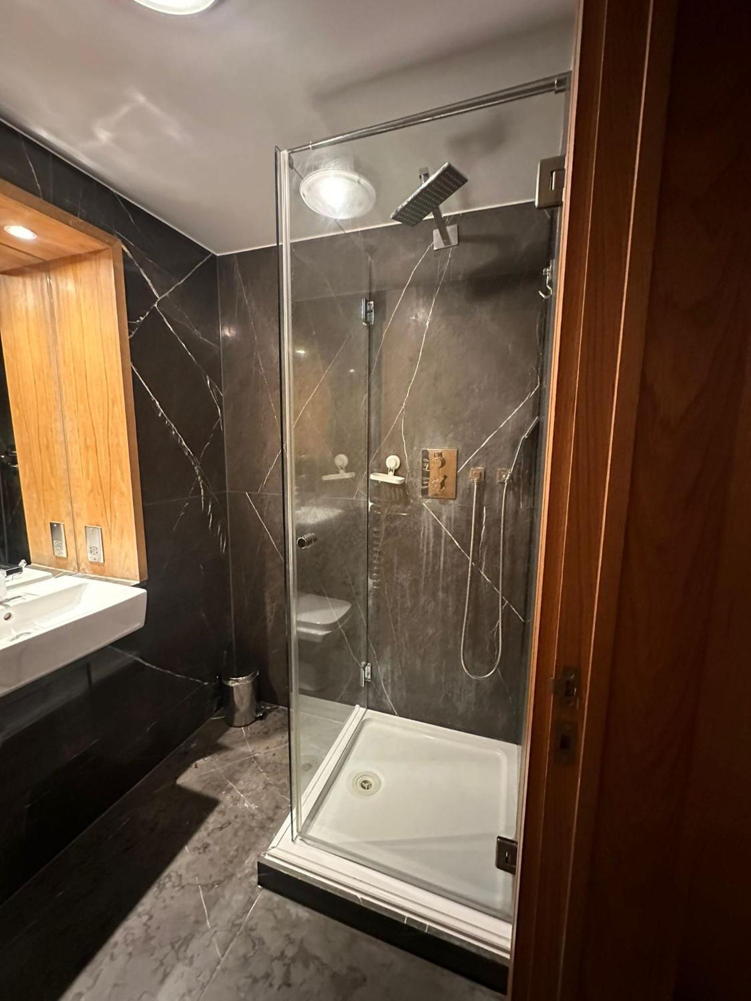 Westwood House Apartment ลอนดอน ภายนอก รูปภาพ