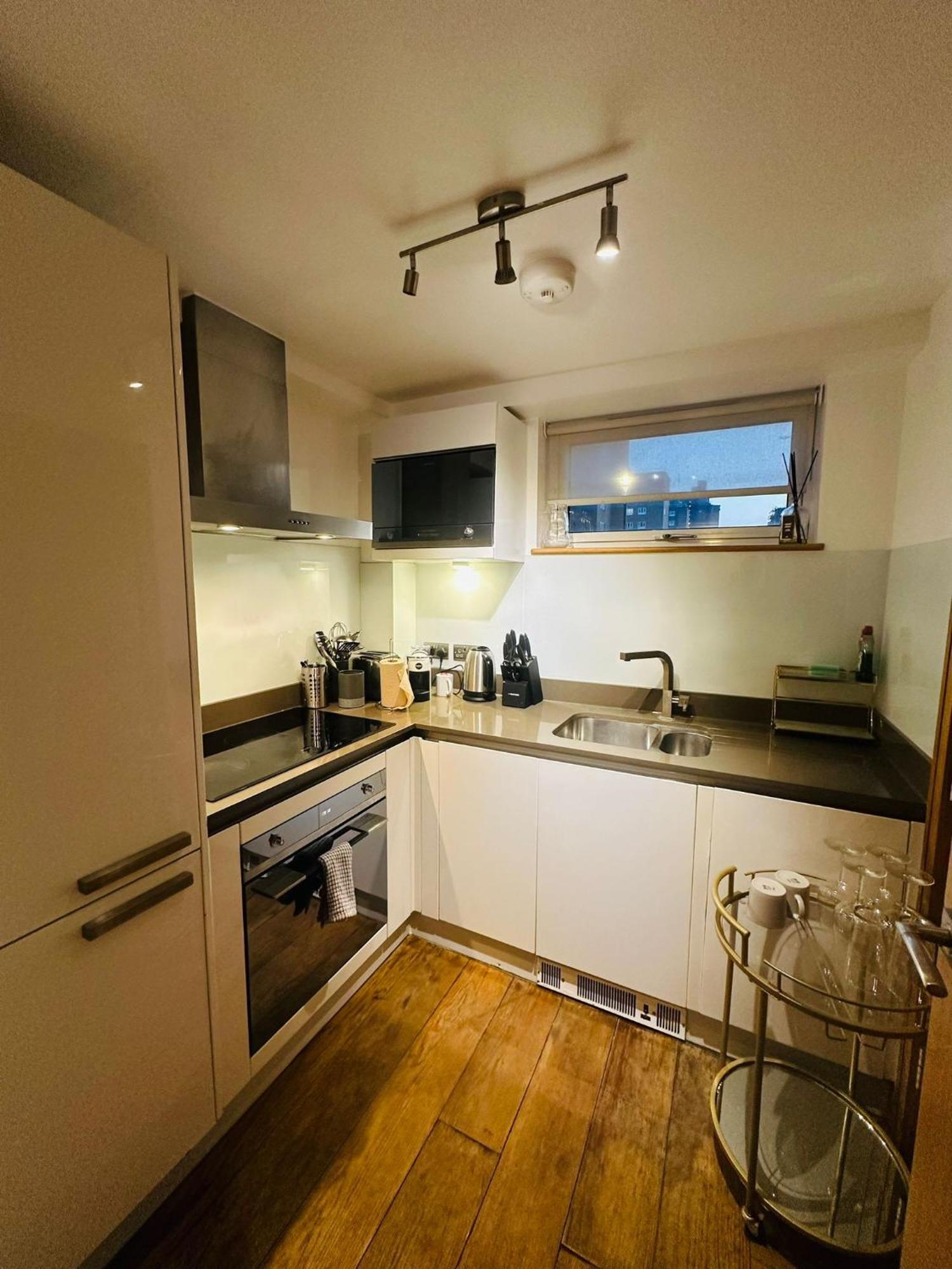 Westwood House Apartment ลอนดอน ภายนอก รูปภาพ
