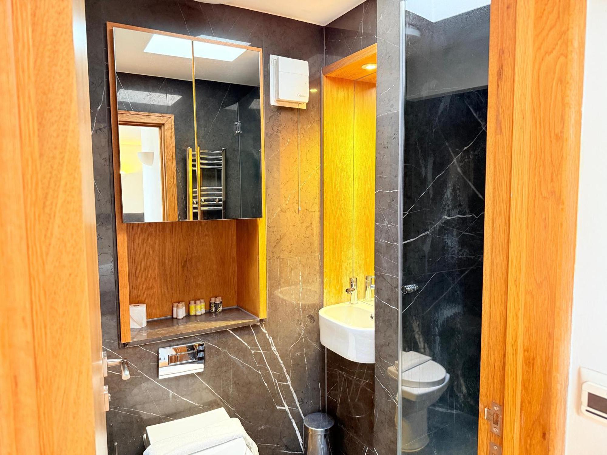Westwood House Apartment ลอนดอน ภายนอก รูปภาพ